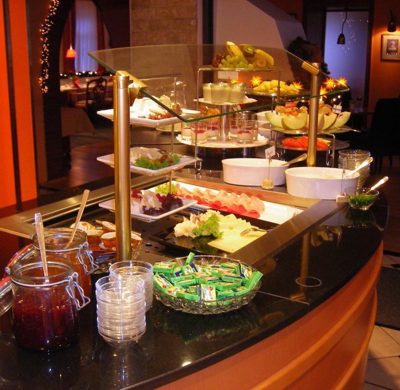 Laubach  Unser Kleines Hotel Cafe Goebel מראה חיצוני תמונה